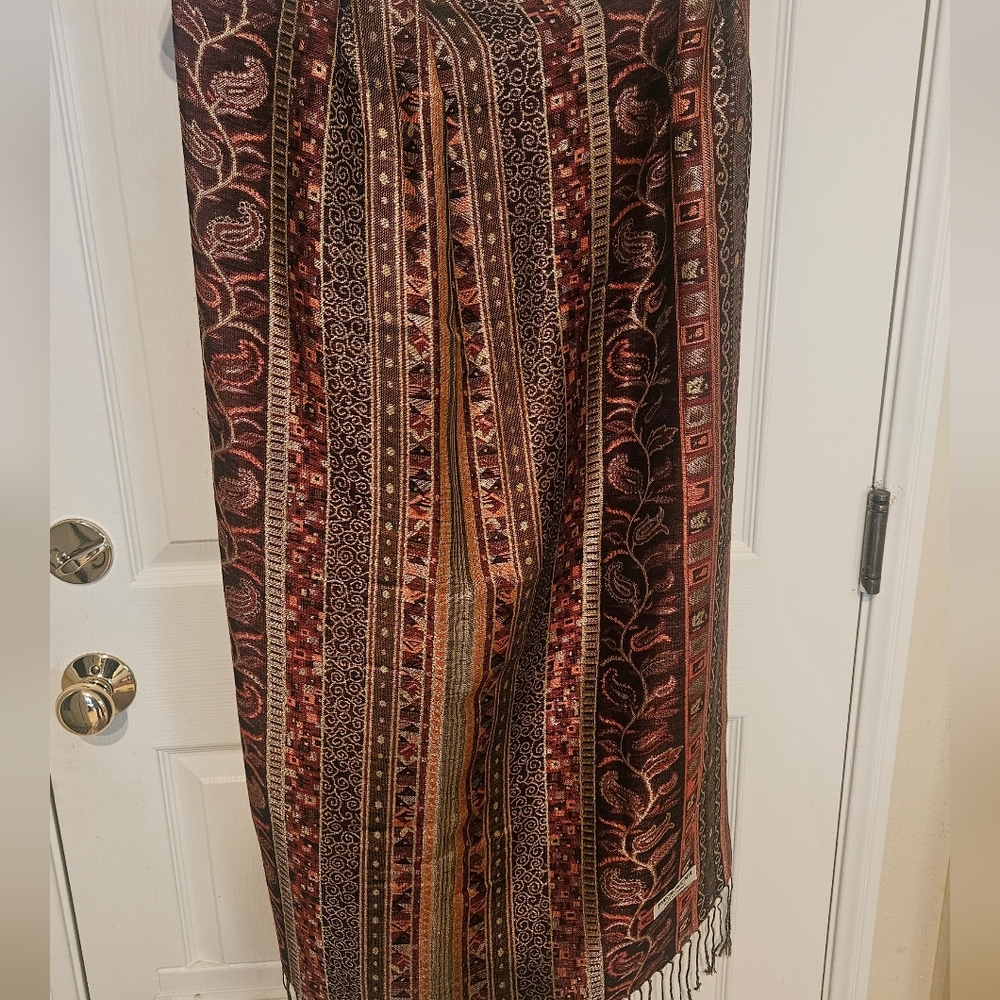 Pashmina Gold Shot Patterned Scarf - Picture 5 of 5
